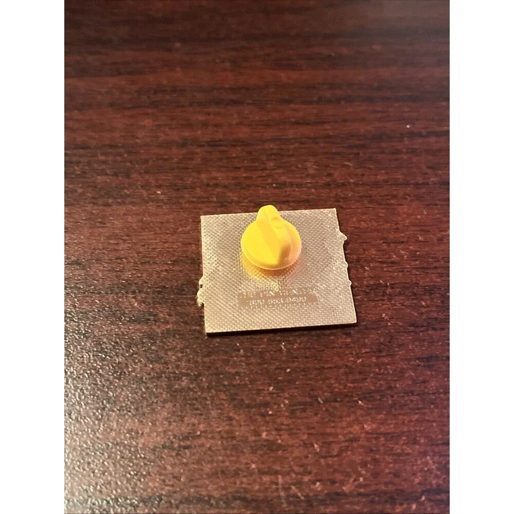 Outback Steakhouse Happy‎ New Year 2002 Koala Lapel Hat Pin